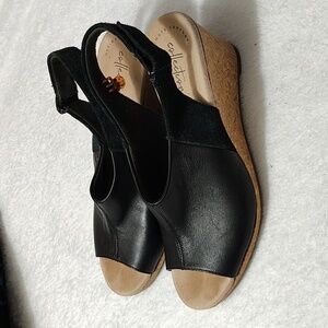 Collection B Black and Tan Women's Sandals